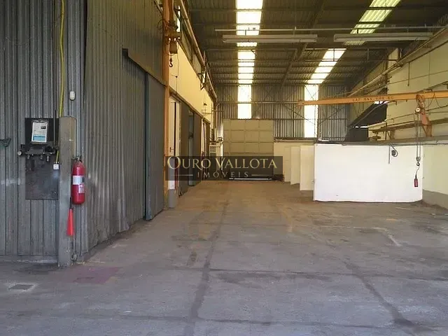 Galpão / Barracão com 6440m², para alugar, no bairro Água Branca em São Paulo