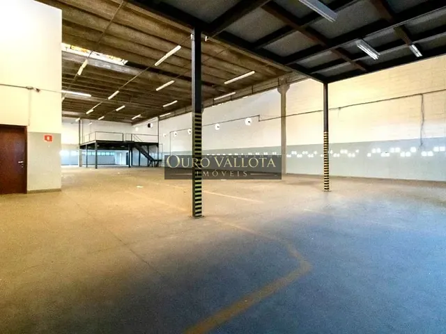 Galpão / Barracão com 3000m², para alugar, no bairro Jardim Regina Alice em Barueri