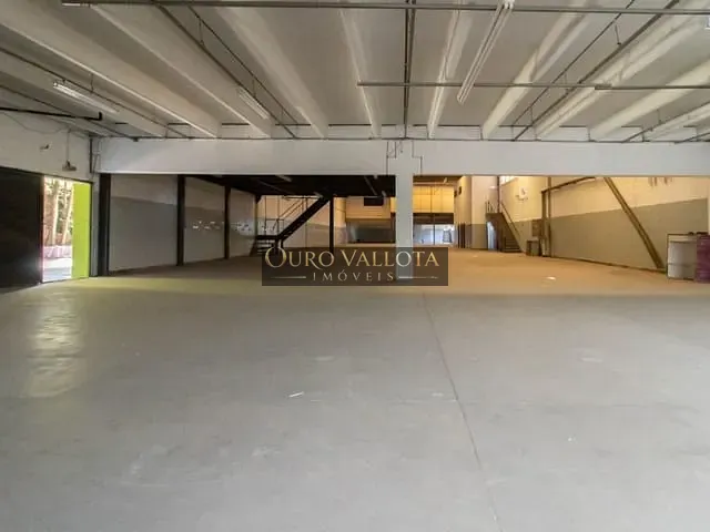 Galpão / Barracão com 3000m², para alugar, no bairro Jardim Regina Alice em Barueri