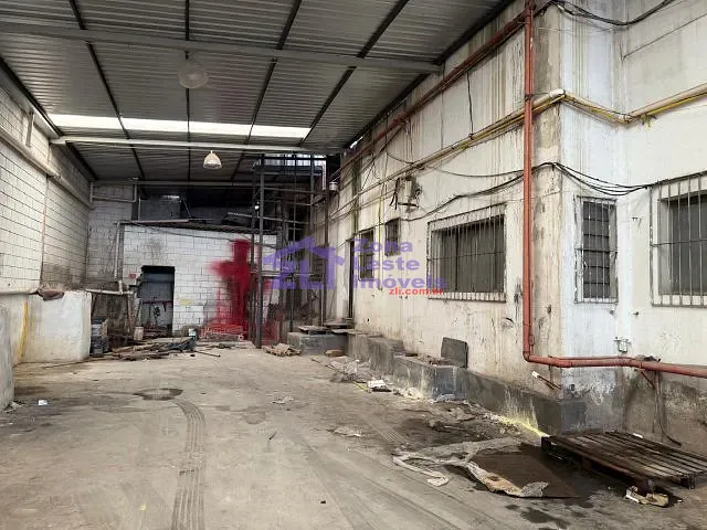 Galpão / Barracão com 300m², à venda, no bairro Jardim Dona Sinhá em São Paulo
