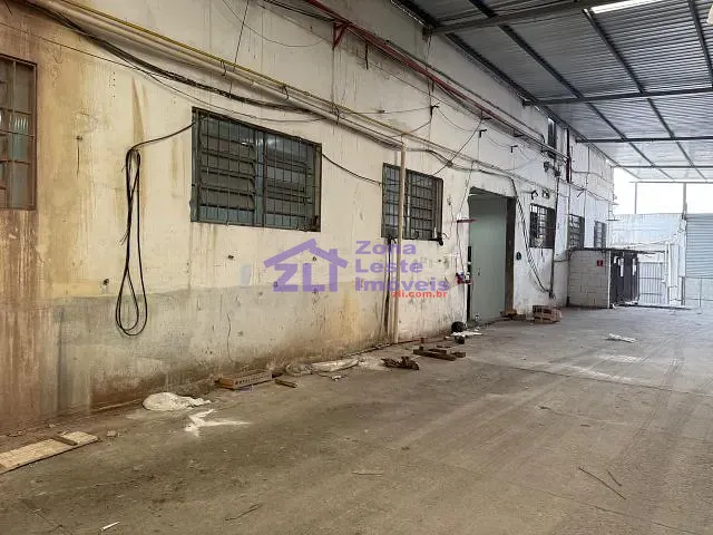 Galpão / Barracão com 300m², à venda, no bairro Jardim Dona Sinhá em São Paulo
