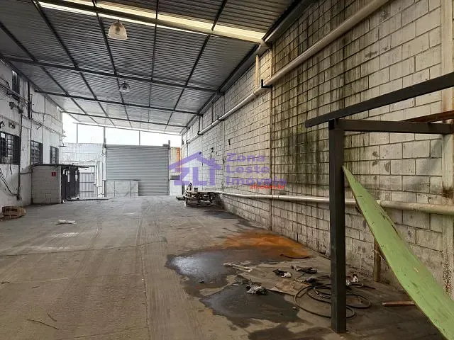 Galpão / Barracão com 300m², à venda, no bairro Jardim Dona Sinhá em São Paulo