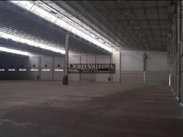 Galpão / Barracão com 12500m², para alugar, no bairro Parque Santo Agostinho em Guarulhos