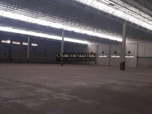 Galpão / Barracão com 12500m², para alugar, no bairro Parque Santo Agostinho em Guarulhos