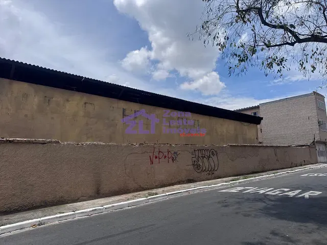 Galpão / Barracão à venda ou para alugar, no bairro Vila Mesquita em São Paulo