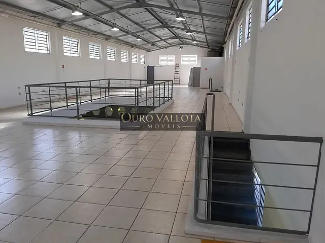 Galpão / Barracão com 500m², para alugar, no bairro Jardim Independência em São Paulo
