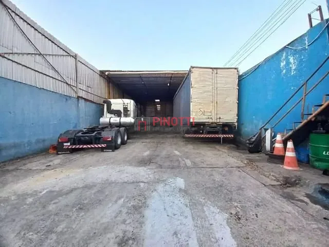 Galpão / Barracão à venda ou para alugar, no bairro Suíço em São Bernardo do Campo