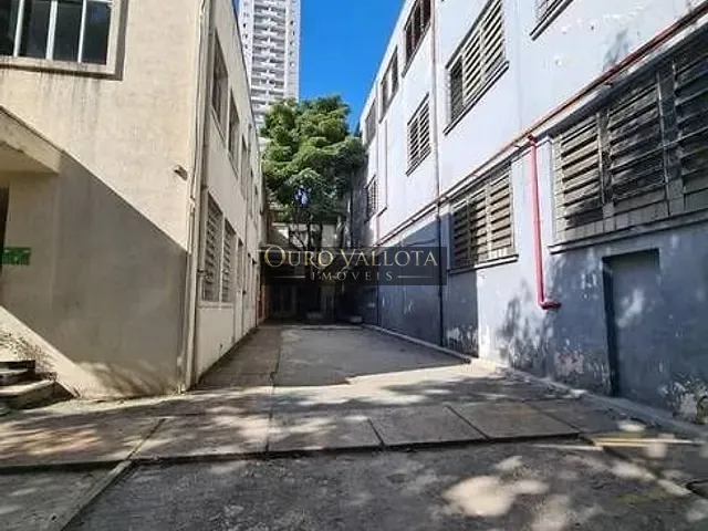 Galpão / Barracão com 3801m², para alugar, no bairro Barra Funda em São Paulo