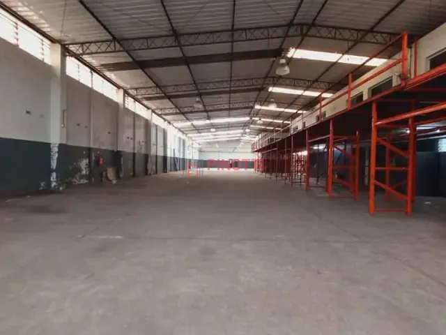 Galpão / Barracão à venda ou para alugar, no bairro Centro em Diadema