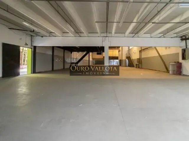 Galpão / Barracão com 3000m², para alugar, no bairro Jardim Regina Alice em Barueri