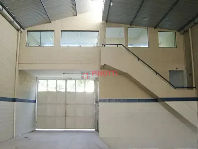 Galpão / Barracão à venda, no bairro Vila Príncipe de Gales em Santo André
