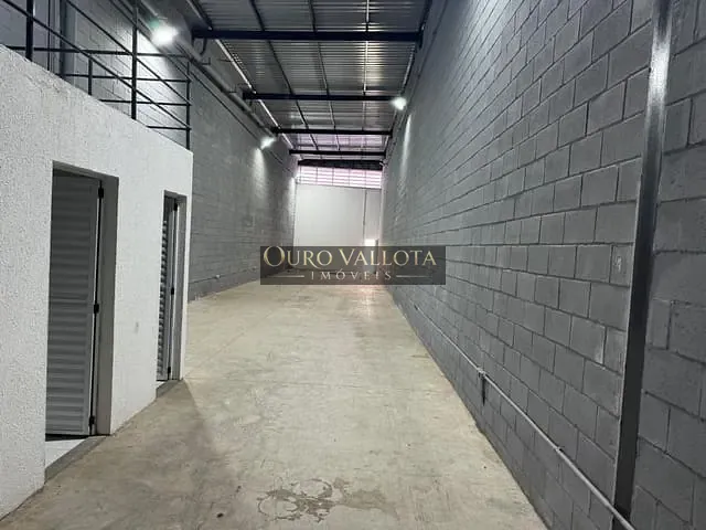 Galpão / Barracão com 200m², para alugar, no bairro Vila Invernada em São Paulo
