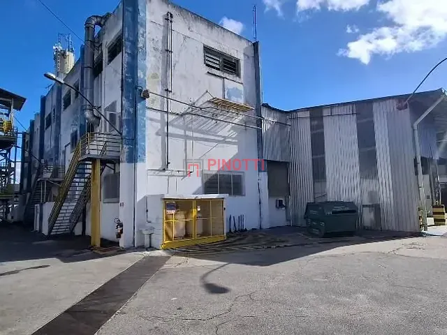 Galpão / Barracão para alugar, no bairro Jardim Calux em São Bernardo do Campo