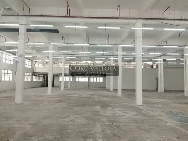 Galpão / Barracão com 5198m², para alugar, no bairro Barra Funda em São Paulo