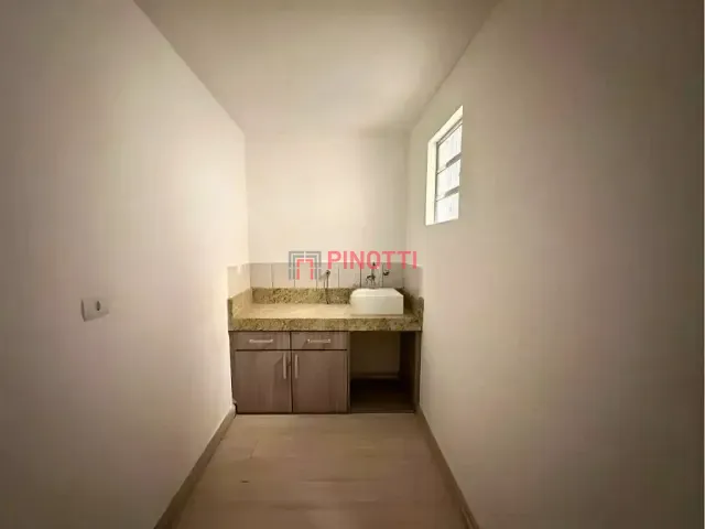 Galpão / Barracão para alugar, no bairro Jardim Bom Pastor em Santo André