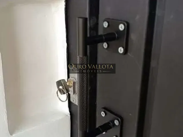 Galpão / Barracão com 300m², para alugar, no bairro Vila Dom Pedro I em São Paulo