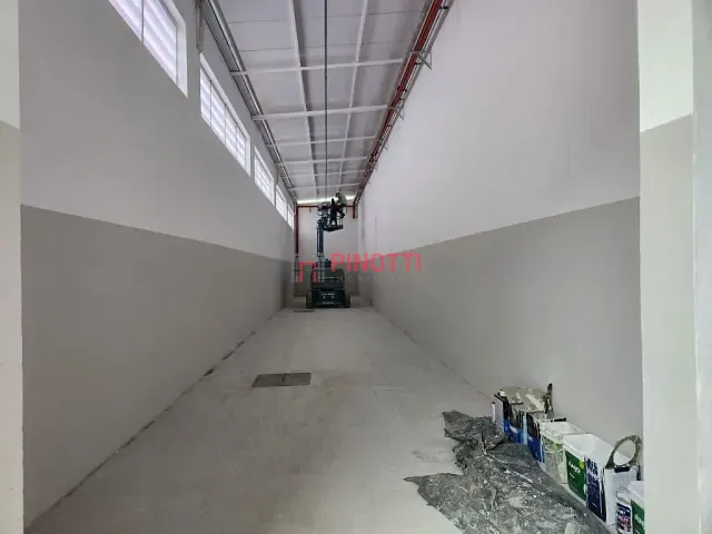 Galpão / Barracão para alugar, no bairro Piraporinha em Diadema