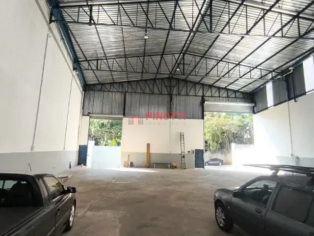 Galpão / Barracão à venda ou para alugar, no bairro Batistini em São Bernardo do Campo