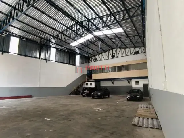 Galpão / Barracão à venda ou para alugar, no bairro Batistini em São Bernardo do Campo