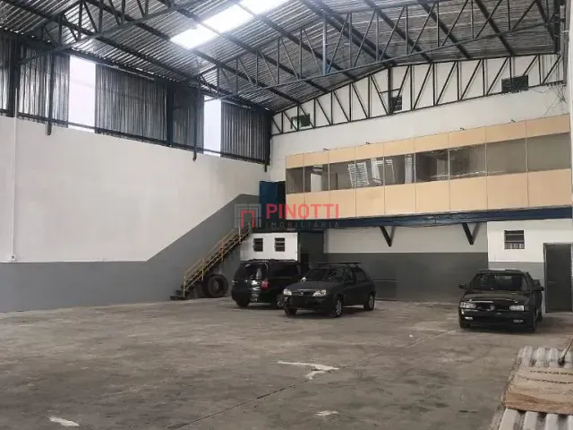 Galpão / Barracão à venda ou para alugar, no bairro Batistini em São Bernardo do Campo