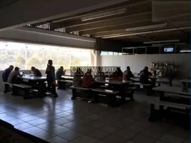 Galpão / Barracão com 2400m², à venda, no bairro Vila Nova York em São Paulo