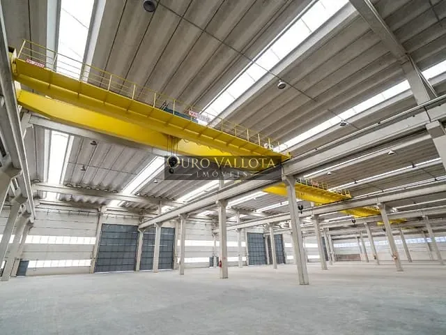 Galpão / Barracão com 32000m², para alugar, no bairro Vila Alpina em São Paulo