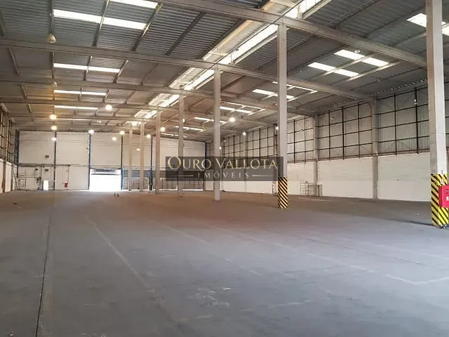 Galpão / Barracão com 8615m², para alugar, no bairro Bonsucesso em Guarulhos