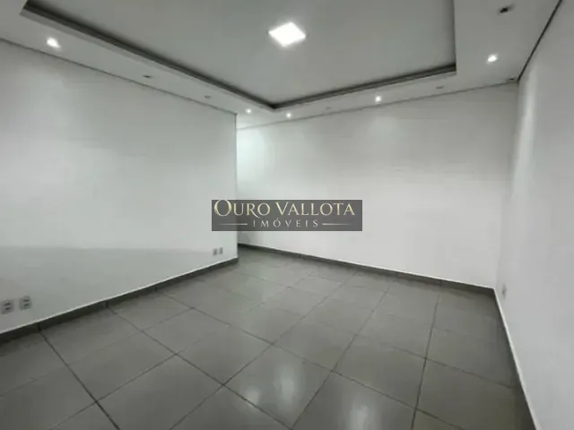 Galpão / Barracão com 660m², para alugar, no bairro Vila Leopoldina em São Paulo
