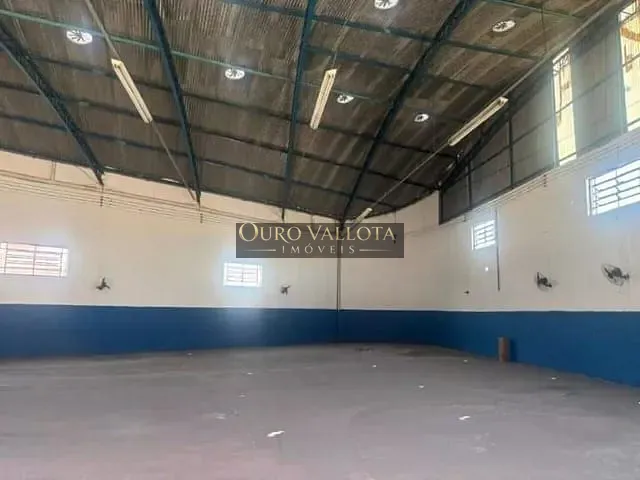 Galpão / Barracão com 561m², para alugar, no bairro Jardim Nove de Julho em São Paulo