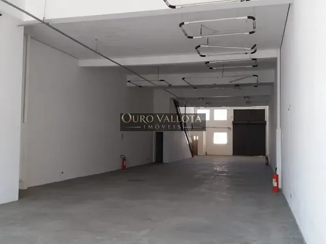 Galpão / Barracão com 560m², para alugar, no bairro Tamboré em Barueri