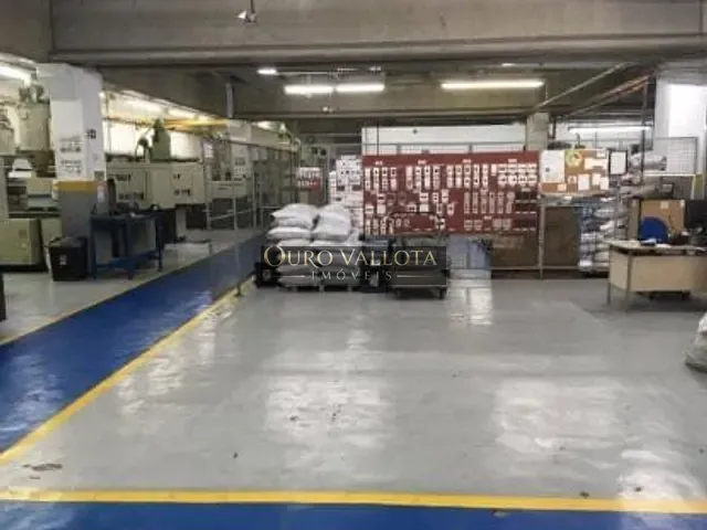 Galpão / Barracão com 2400m², para alugar, no bairro Vila Nova York em São Paulo