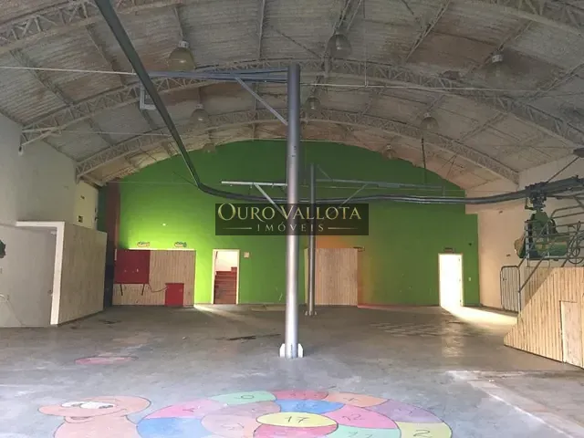 Galpão / Barracão com 750m², à venda, no bairro Bosque da Saúde em São Paulo