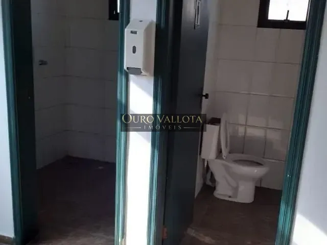 Galpão / Barracão com 1300m², para alugar, no bairro Vila Bertioga em São Paulo