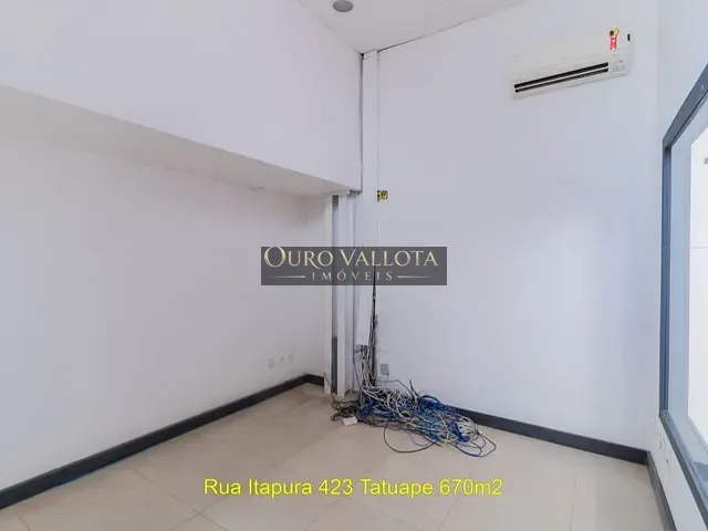 Galpão / Barracão com 670m², para alugar, no bairro Vila Gomes Cardim em São Paulo