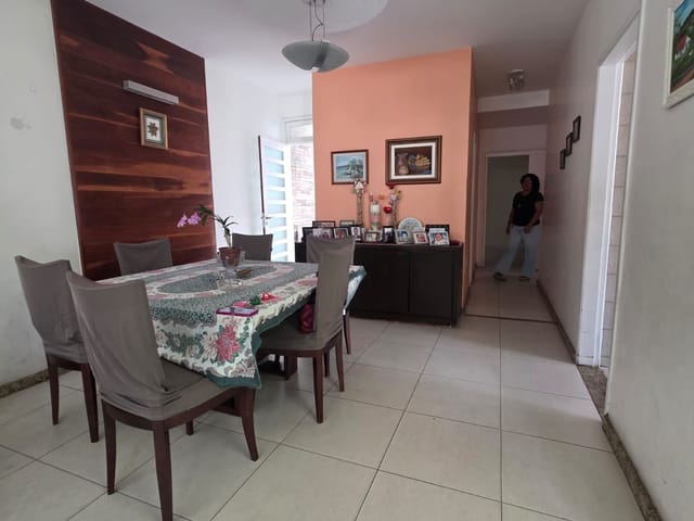 Casa com 300m² 3 quartos e 1 banheiro, à venda, no bairro Luzia em Aracaju