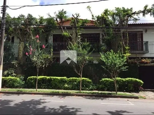 Casa com 930m² 5 quartos e 6 banheiros, à venda, no bairro São Francisco em Niterói