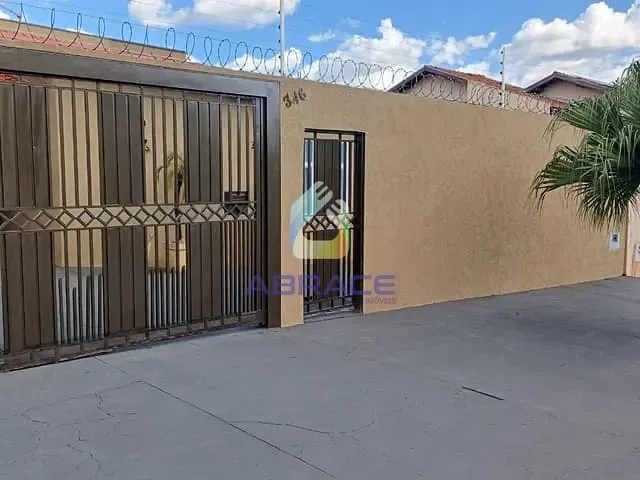 Casa com 360m² 3 quartos e 3 banheiros, para alugar, no bairro Vila Ipiranga em Campo Grande