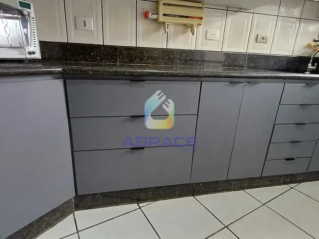 Casa com 360m² 3 quartos e 3 banheiros, para alugar, no bairro Vila Ipiranga em Campo Grande