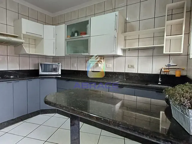 Casa com 360m² 3 quartos e 3 banheiros, para alugar, no bairro Vila Ipiranga em Campo Grande