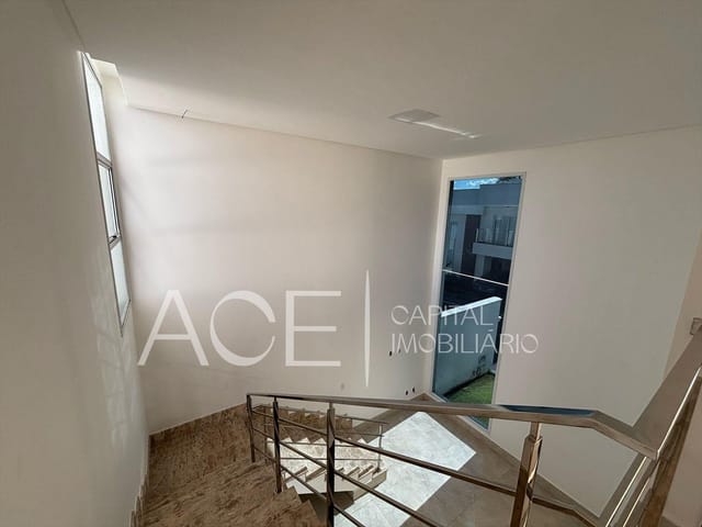 Casa 3 quartos e 4 banheiros, para alugar, no bairro Sítios Santa Luzia em Aparecida de Goiânia