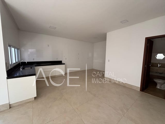 Casa 3 quartos e 4 banheiros, para alugar, no bairro Sítios Santa Luzia em Aparecida de Goiânia