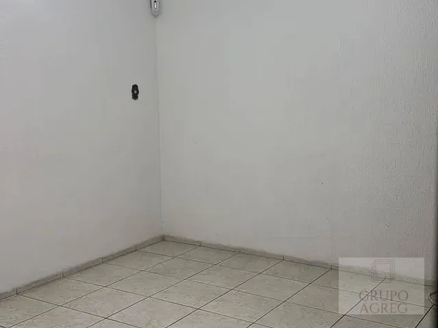 Casa com 220m² 3 quartos e 3 banheiros, para alugar, no bairro Jardim Bonfiglioli em São Paulo