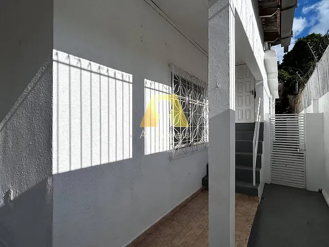 Casa 3 quartos e 4 banheiros, para alugar, no bairro Centro em Rio Branco