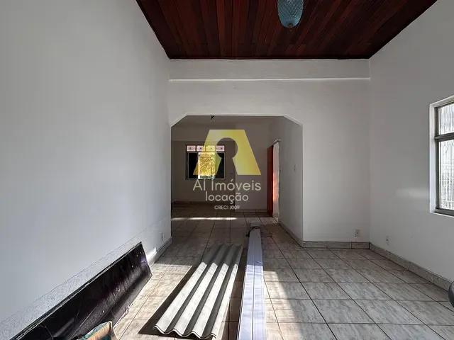 Casa 3 quartos e 4 banheiros, para alugar, no bairro Centro em Rio Branco