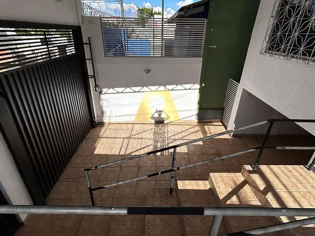 Casa 3 quartos e 4 banheiros, para alugar, no bairro Centro em Rio Branco