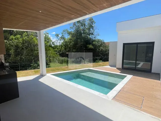 Casa com 570m² 3 quartos e 3 banheiros, à venda, no bairro Santa Paula I em Vila Velha