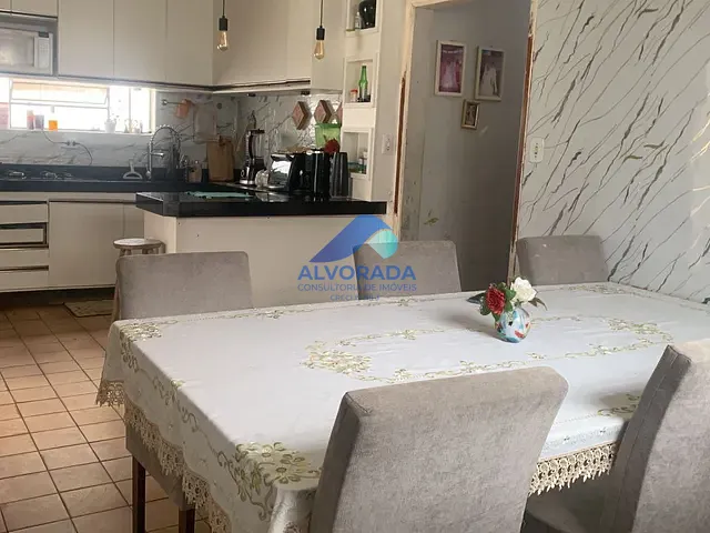 Casa 7 quartos e 4 banheiros, à venda, no bairro Vila Guarani em São José dos Campos