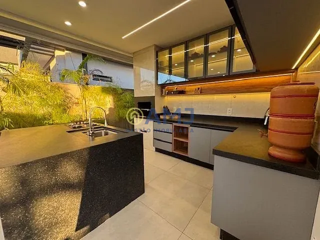 Casa com 464m² 3 quartos e 3 banheiros, à venda, no bairro Residencial Marília em Senador Canedo