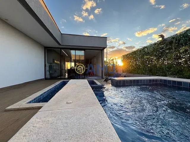 Casa com 464m² 3 quartos e 3 banheiros, à venda, no bairro Residencial Marília em Senador Canedo