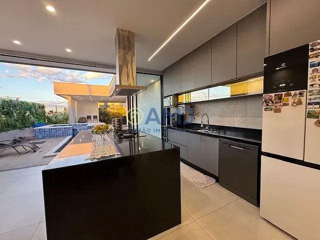 Casa com 464m² 3 quartos e 3 banheiros, à venda, no bairro Residencial Marília em Senador Canedo
